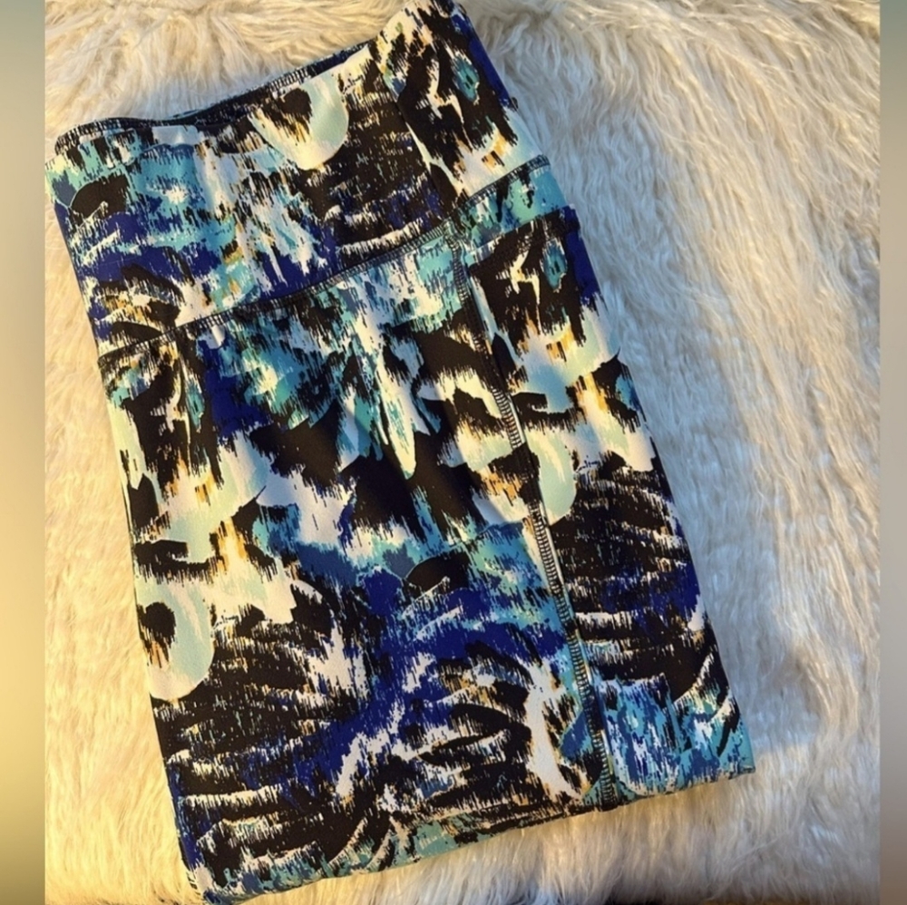 LIVI Activewear by Lane Bryant 22/24 Turquoise Blue Black White Yellow